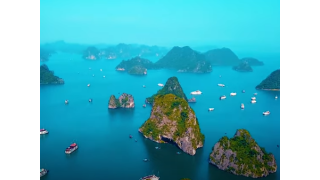 Ha Long Bay , điểm đến du lịch nổi tiếng nhất tại Quảng Ninh Việt Nam 